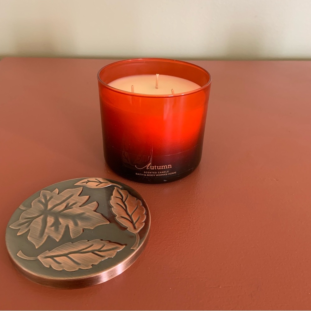 Bath & Body Works Autumn 3-wick candle. Never used.